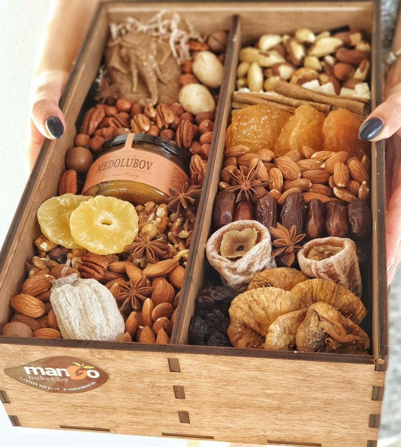 Sedobnyj-buket-170.-Bukety-iz-suhofruktov-i-orehov.jpg